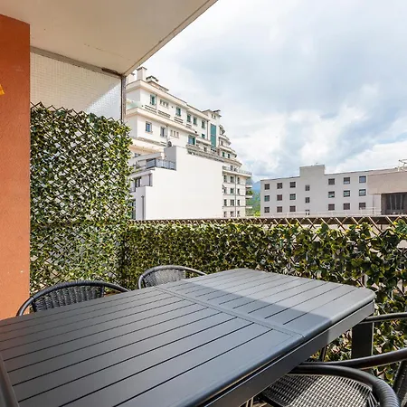 Apartment Centre Et Type 3 Terrasse Annecy